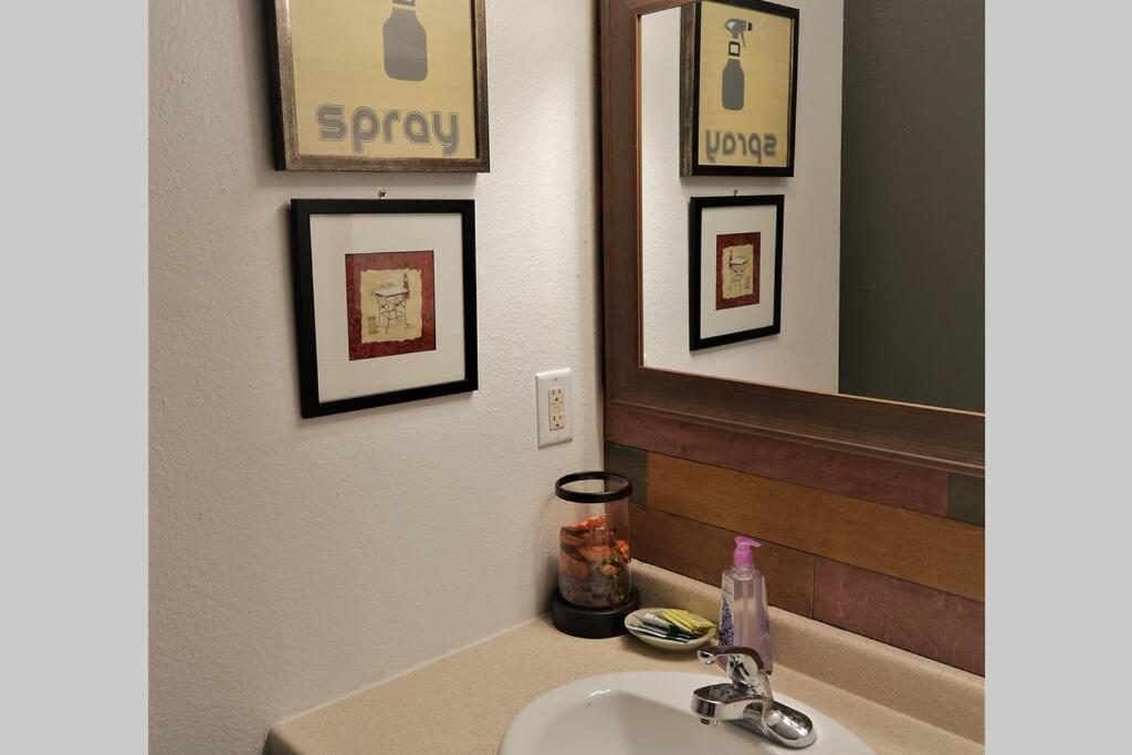 Arhaus 3 Apartment Grand Forks Bagian luar foto