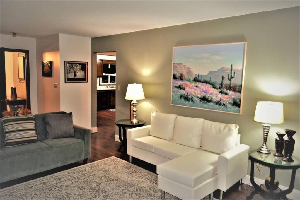 Arhaus 3 Apartment Grand Forks Bagian luar foto